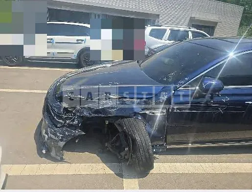 Photo 2 of 16: 2018 Genesis G90 — Korean insurance auction