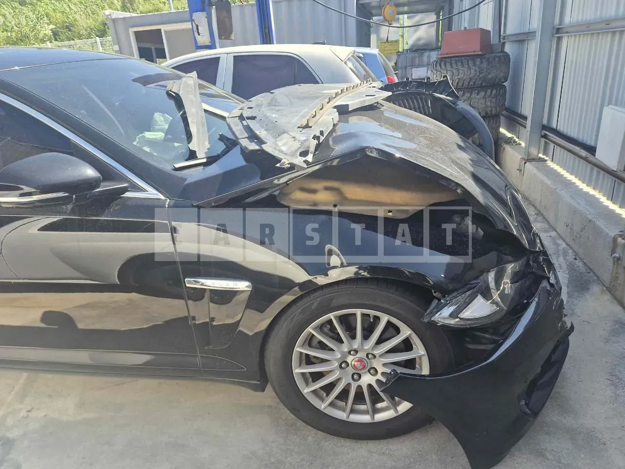 Photo 2 of 19: 2015 Jaguar XF 2.0 Gtdi, VIN SAJAA05S4FPU54104 — Korean insurance auction