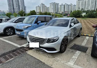 Photo 1 of 23: 2017 Mercedes-Benz E220d — Korean insurance auction
