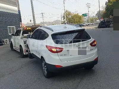 Photo 1 of 17: 2015 Hyundai Tucson, VIN KMHJT81VBFU094071 — Korean insurance auction