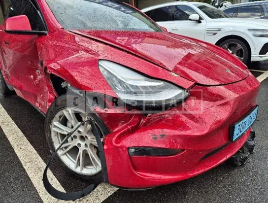 Photo 2 of 45: 2021 Tesla Model Y Standard Range, VIN 5YJYGDED0MF235216 — Korean insurance auction