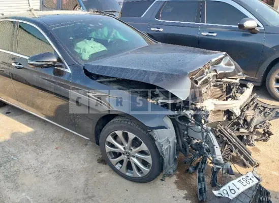 Photo 2 of 5: 2019 Mercedes-Benz E300 4Matic — Korean insurance auction