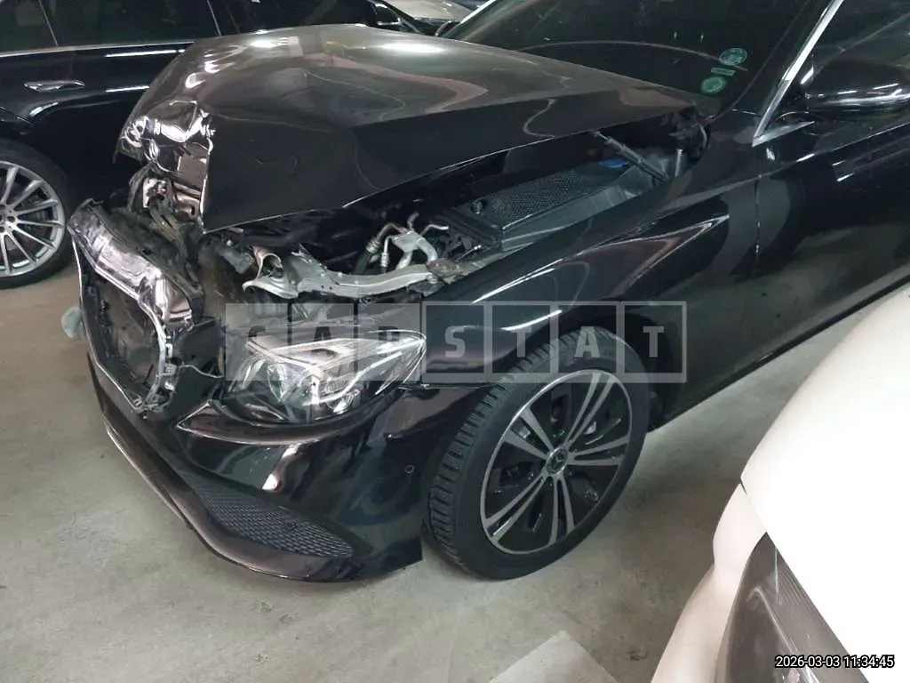 Photo 2 of 11: 2020 Mercedes-Benz E 220d — Korean insurance auction