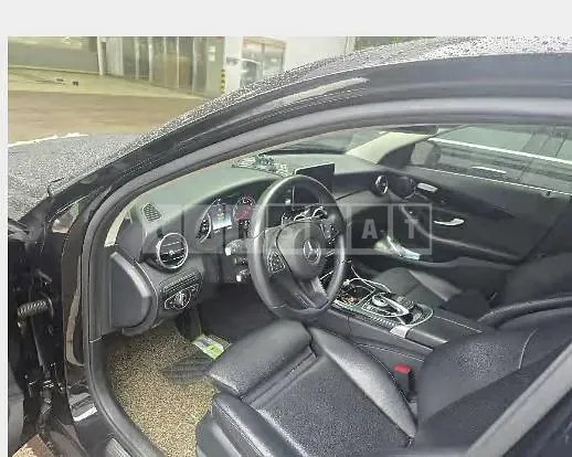 Photo 2 of 24: 2017 Mercedes-Benz C200 — Korean insurance auction