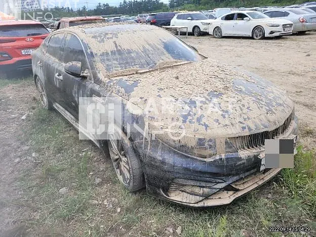 Photo 2 of 6: 2019 Kia Salm K5 2.0 — Korean insurance auction