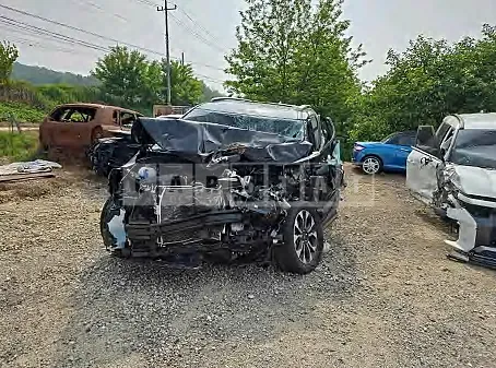 Photo 2 of 28: 2023 Kia Carnival — Korean insurance auction