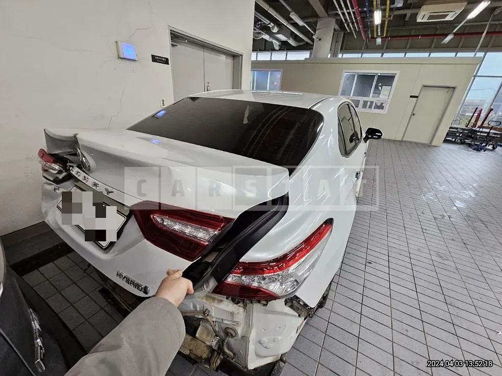 Photo 2 of 22: 2018 Toyota Camry Hybrid, VIN JTNB21HK1K3021662 — Korean insurance auction