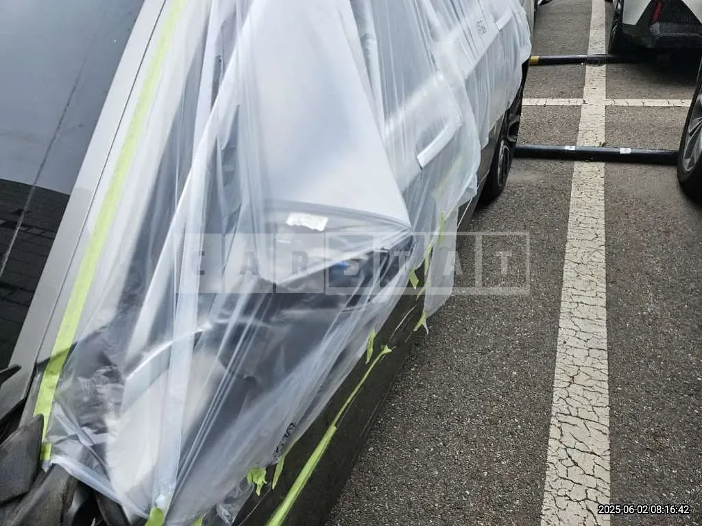 Photo 2 of 31: 2020 BMW 740d xDrive — Korean insurance auction