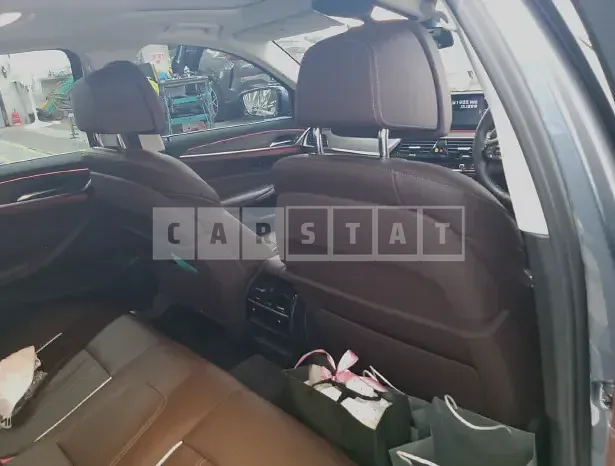 Photo 2 of 8: 2019 BMW 530i, VIN WBAJD3104KWE99619 — Korean insurance auction
