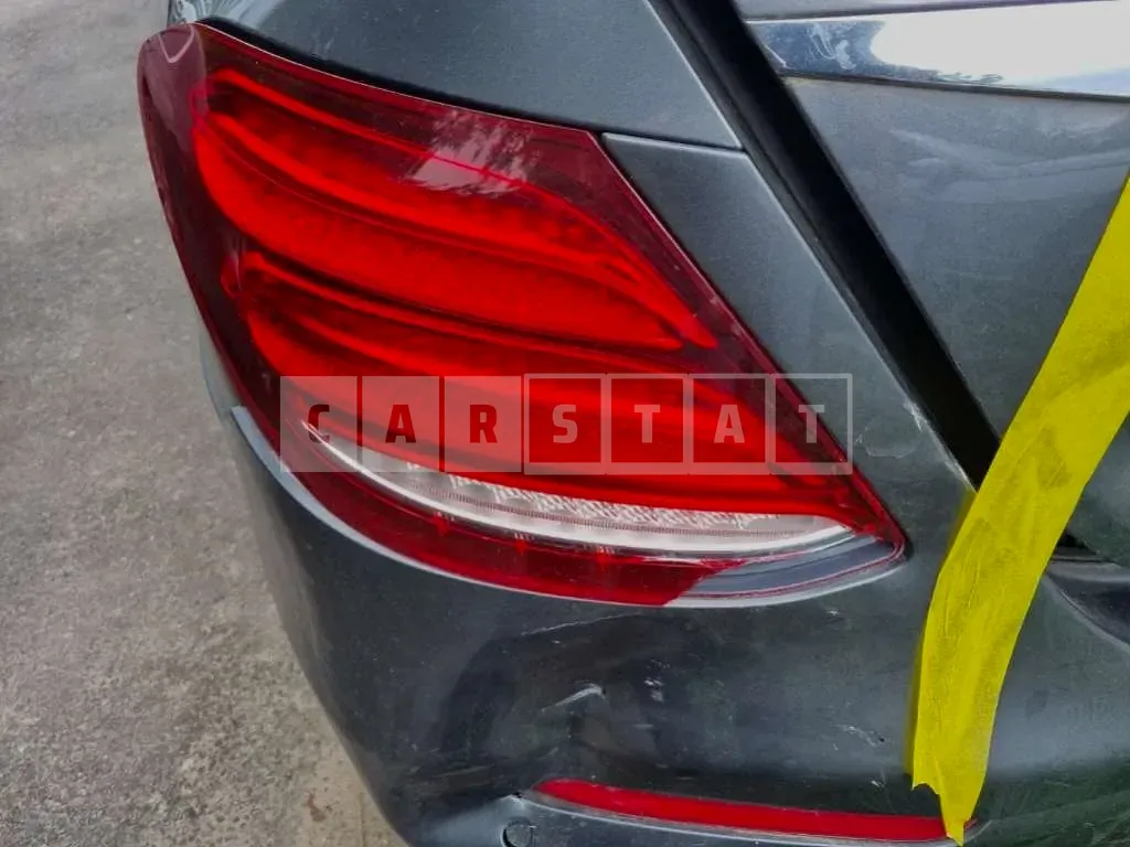 Photo 2 of 9: 2017 Mercedes-Benz E220d, VIN WDDZF0EBXHA111778 — Korean insurance auction