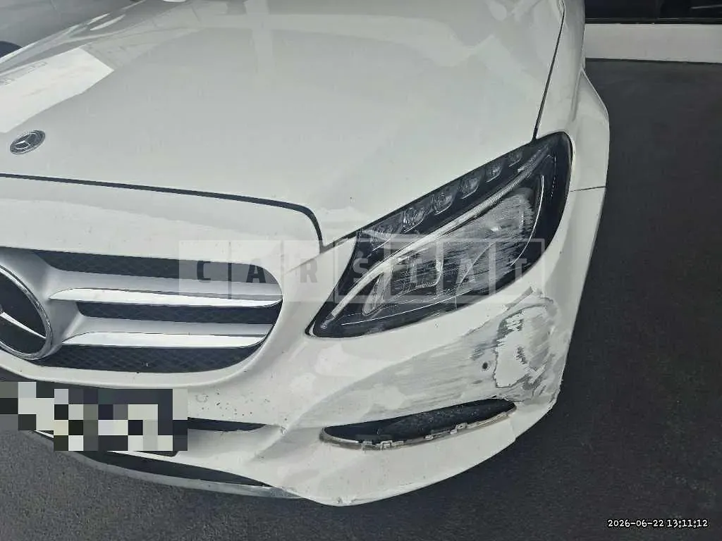 Photo 2 of 10: 2018 Mercedes-Benz C350 e — Korean insurance auction
