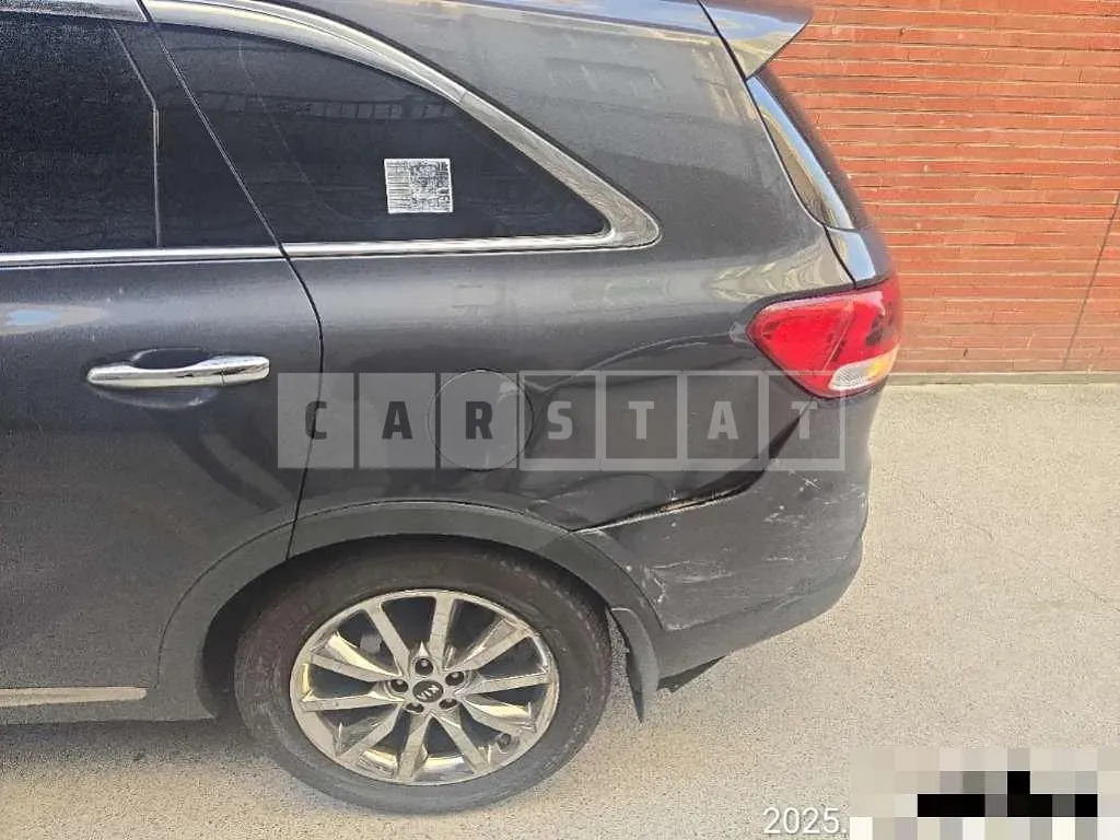 Photo 2 of 3: 2016 Kia Sorento — Korean insurance auction