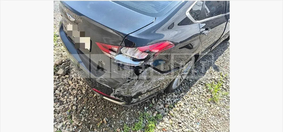 Photo 2 of 22: 2015 Genesis 3.3 — Korean insurance auction