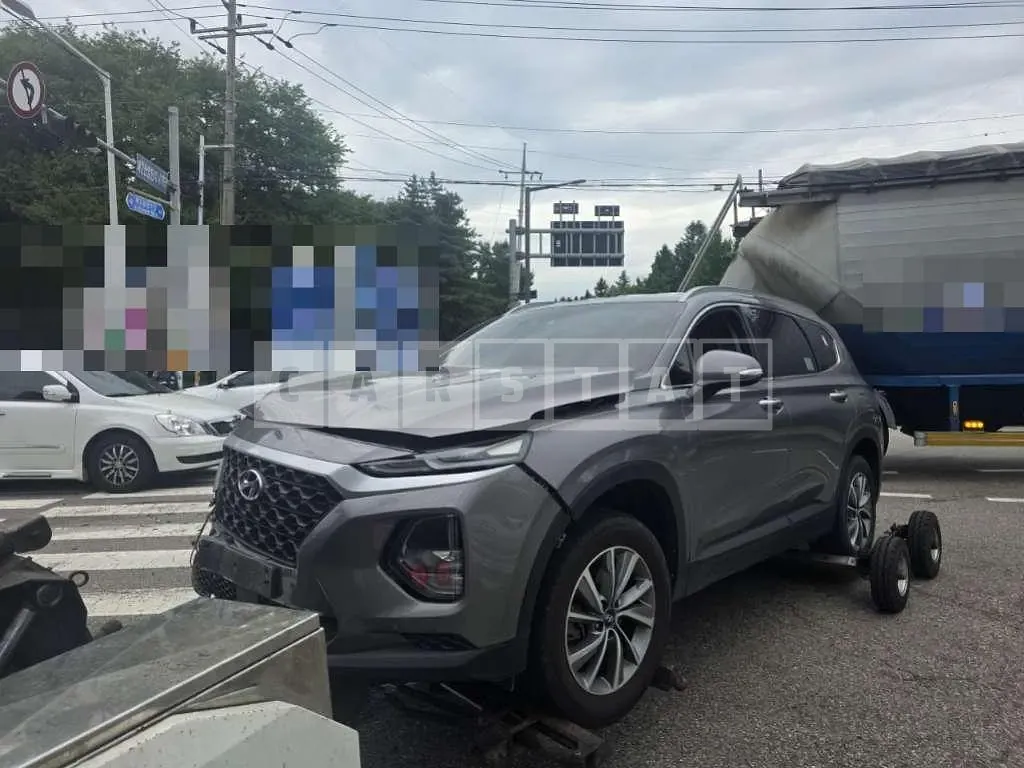 Photo 2 of 2: 2019 Hyundai Santa Fe TM 4WD — Korean insurance auction