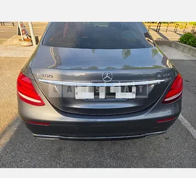 Photo 1 of 6: 2017 Mercedes-Benz E300 4Matic — Korean insurance auction