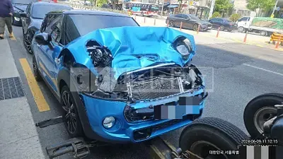 Photo 1 of 9: 2019 MINI Cooper S — Korean insurance auction