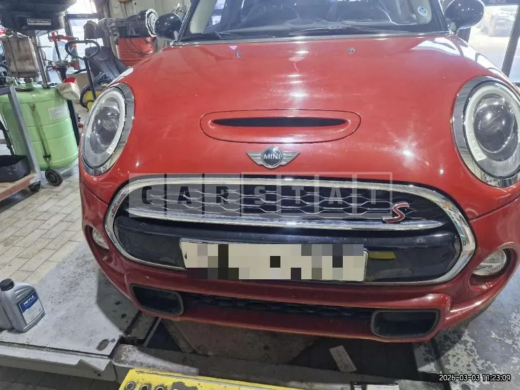 Photo 2 of 27: 2017 MINI Cooper S Five-Door — Korean insurance auction