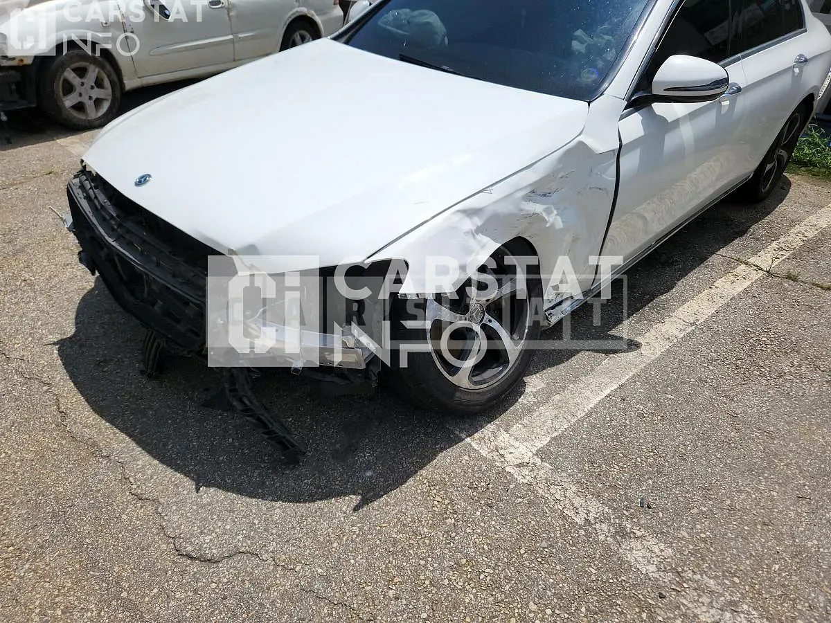 Photo 2 of 6: 2019 Mercedes-Benz E250 — Korean insurance auction