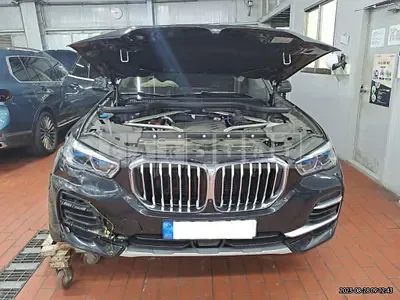 Photo 1 of 17: 2022 BMW X5 xDrive 30d, VIN WBAJU8102N9M43613 — Korean insurance auction