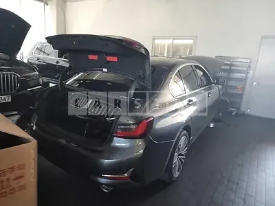 Photo 1 of 60: 2021 BMW 320i — Korean insurance auction