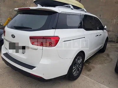Photo 1 of 10: 2019 Kia Carnivals — Korean insurance auction