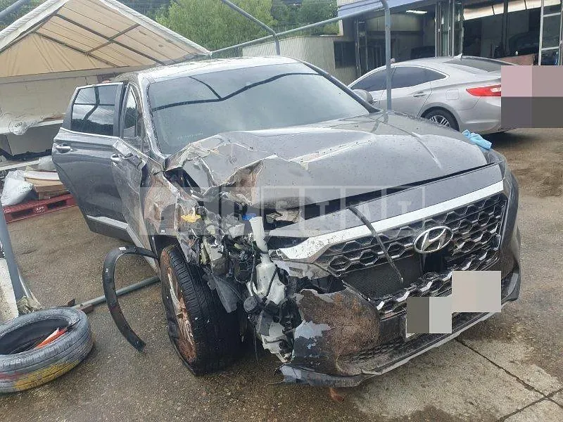Photo 2 of 30: 2020 Hyundai Santa Fe TM Diesel 2.0 4WD, VIN KMHS281BDLU284037 — Korean insurance auction