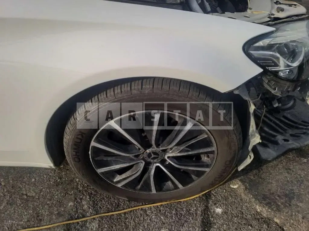 Photo 2 of 9: 2019 Mercedes-Benz C 200, VIN WDDWF8AB3KR521211 — Korean insurance auction