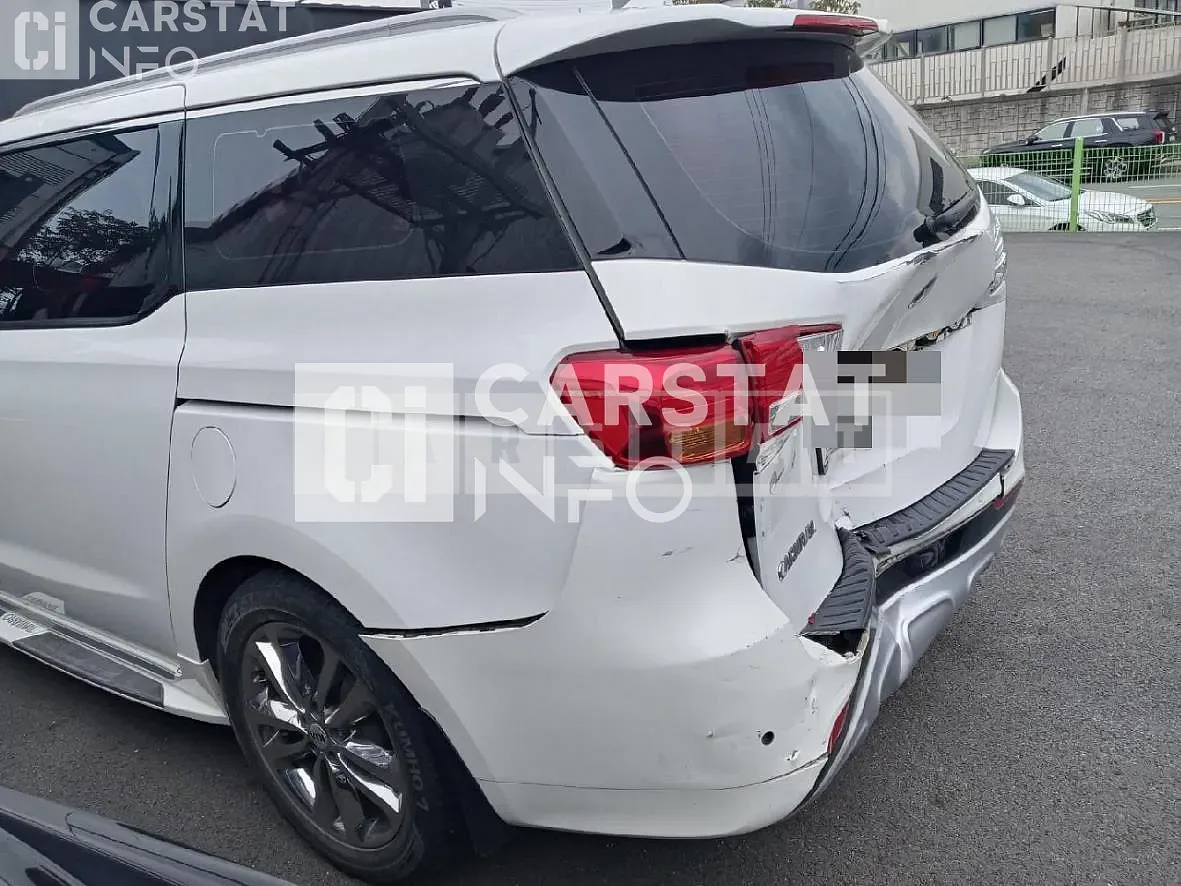 Photo 2 of 5: 2016 Kia Carnival, VIN KNAMC81ABGS222230 — Korean insurance auction