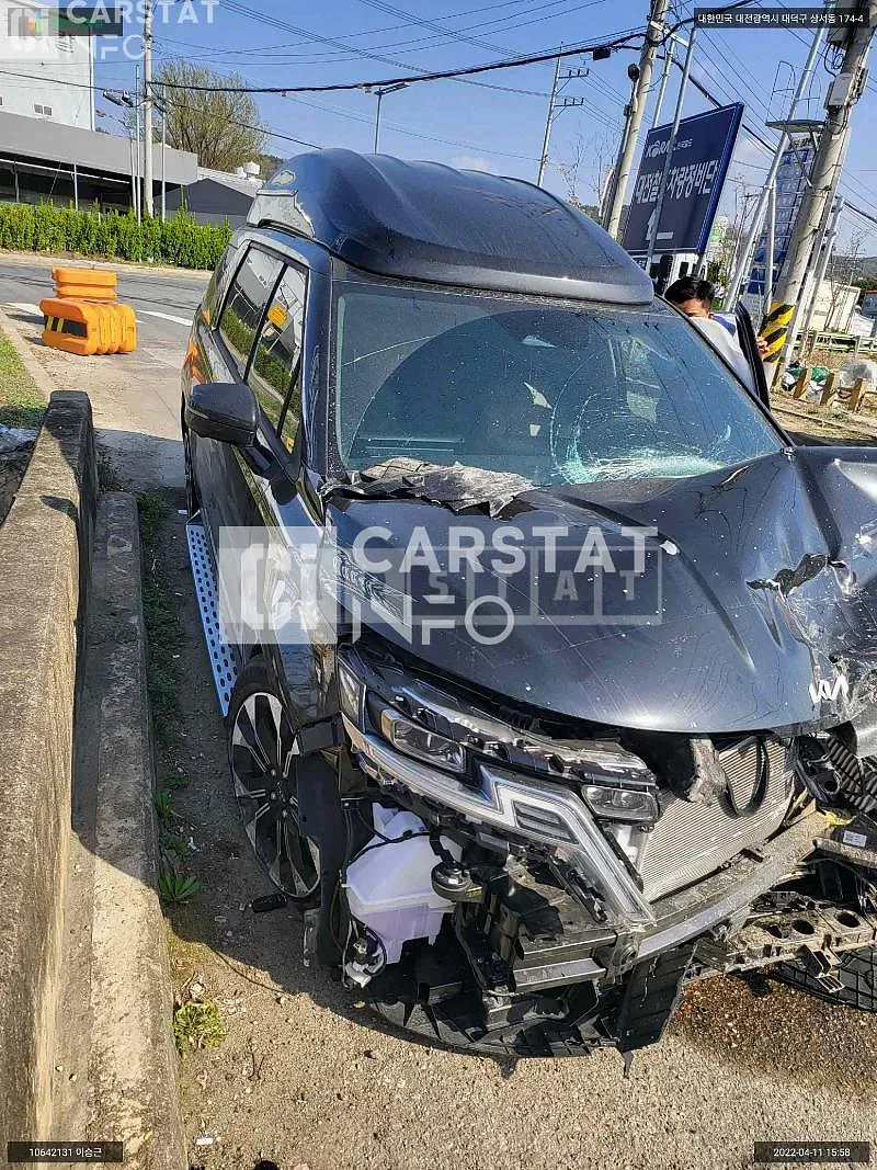 Photo 2 of 18: 2021 Kia Carnival /Art Globan High Rimmujin, VIN KNANE813BNS151350 — Korean insurance auction