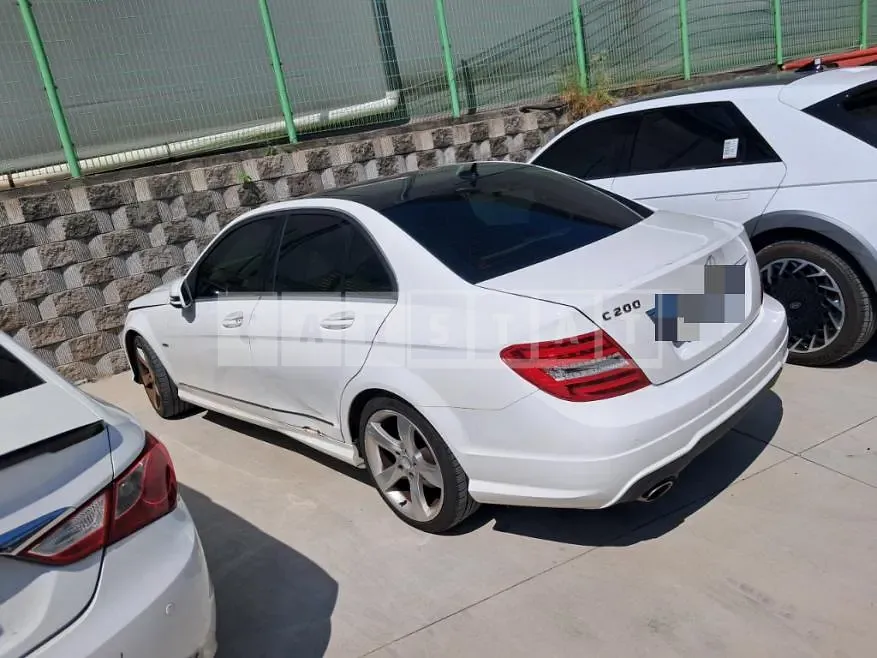 Photo 2 of 16: 2014 Mercedes-Benz C200 Cgi — Korean insurance auction