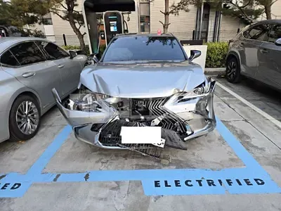 Photo 1 of 12: 2021 Lexus ES300h — Korean insurance auction