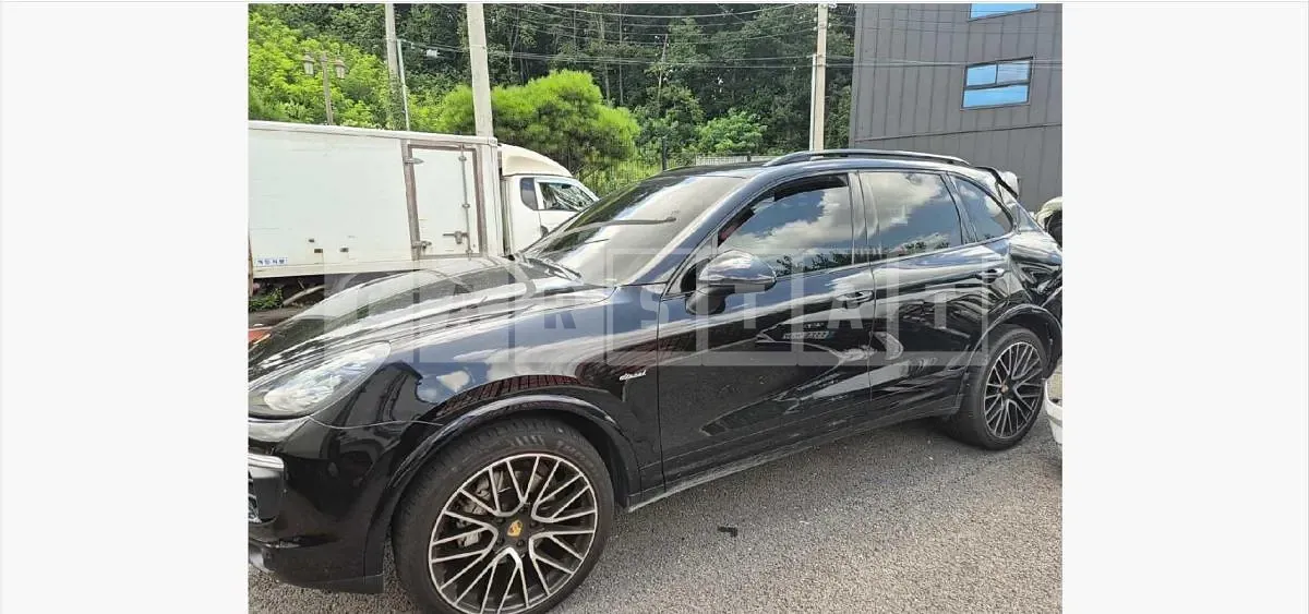 Photo 2 of 17: 2017 Porsche Cayenne Diesel — Korean insurance auction