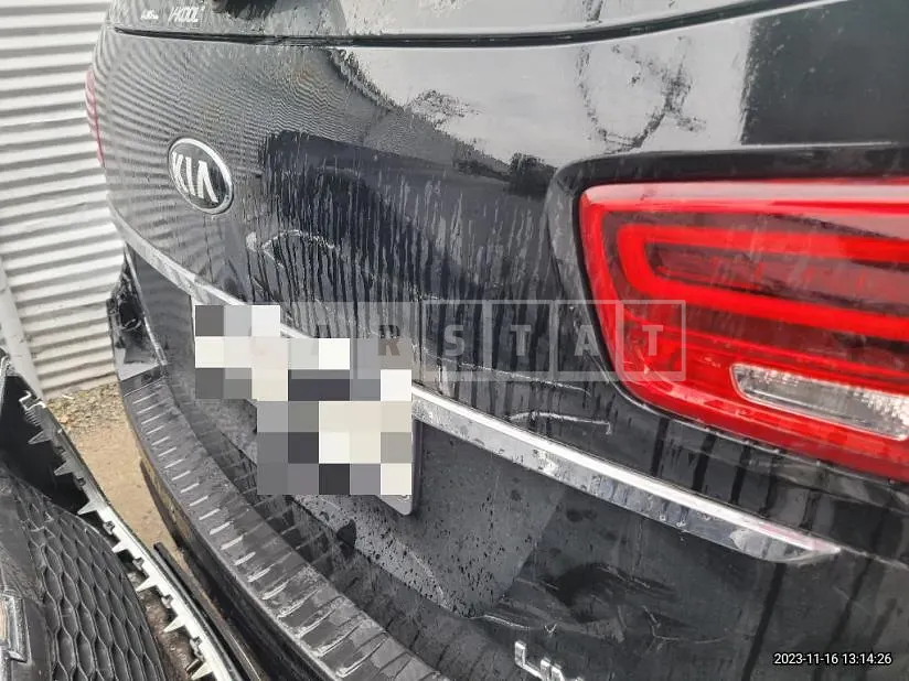 Photo 2 of 21: 2018 Kia Carnival (Limousine), VIN KNAMB81ABKS481712 — Korean insurance auction