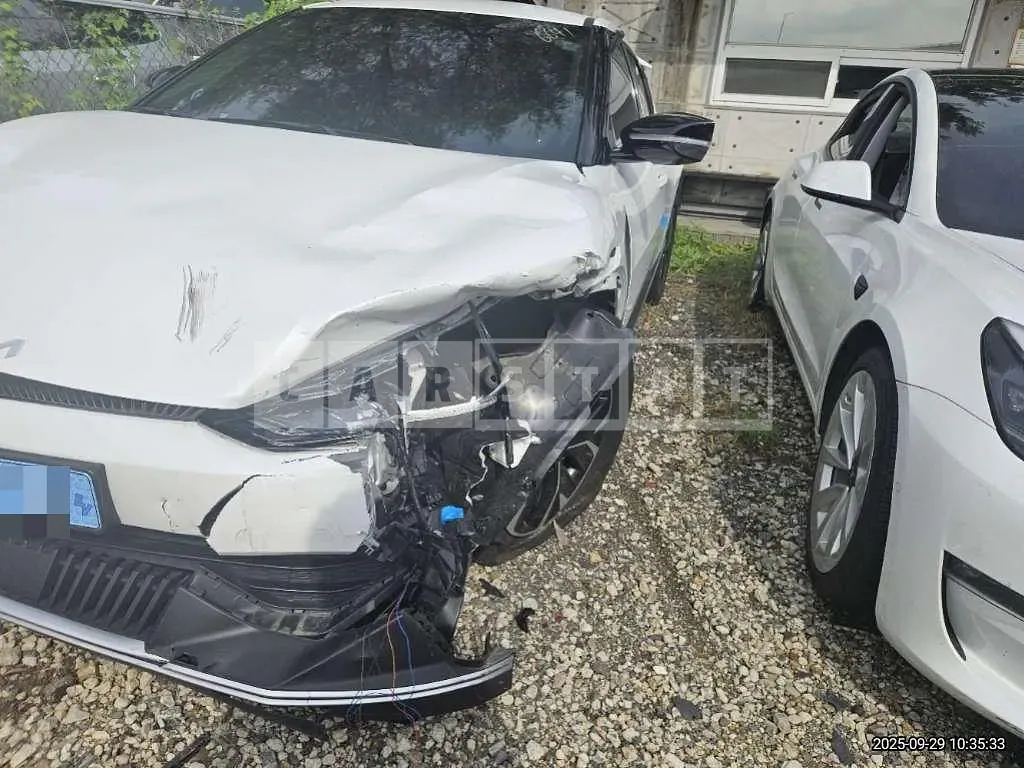 Photo 2 of 33: 2022 Kia EV6 Long Range — Korean insurance auction