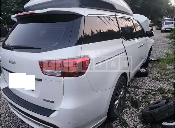 Photo 2 of 15: 2018 Kia Carnival High Limousine — Korean insurance auction