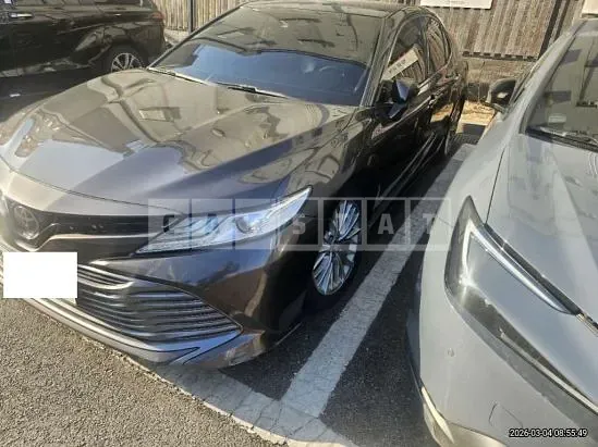 Photo 2 of 17: 2018 Toyota Camry, VIN JTNB11HKXJ3055875 — Korean insurance auction