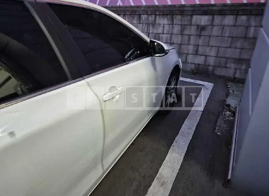 Photo 2 of 17: 2015 Toyota Camry — Korean insurance auction
