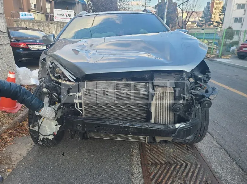 Photo 2 of 10: 2015 Hyundai Tucson, VIN KMHJT81VBFU045038 — Korean insurance auction