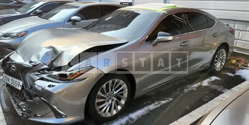 Photo 2 of 5: 2019 Lexus ES300h, VIN JTHB21B12K2038155 — Korean insurance auction