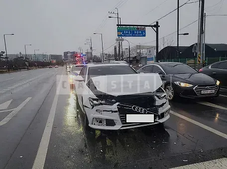 Photo 2 of 9: 2018 Audi A6 35 TDI Four, VIN WAUZZZ4G4JN105411 — Korean insurance auction