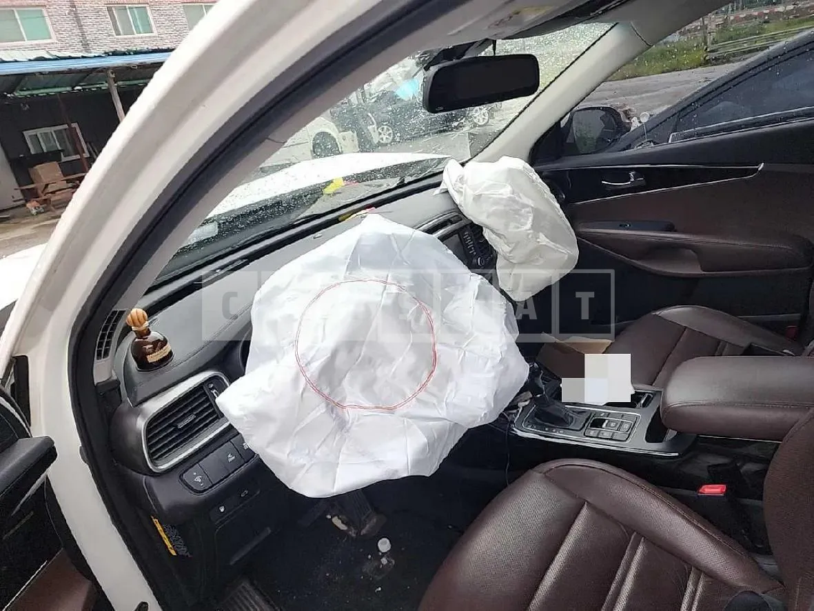 Photo 2 of 9: 2015 Kia Sorento — Korean insurance auction