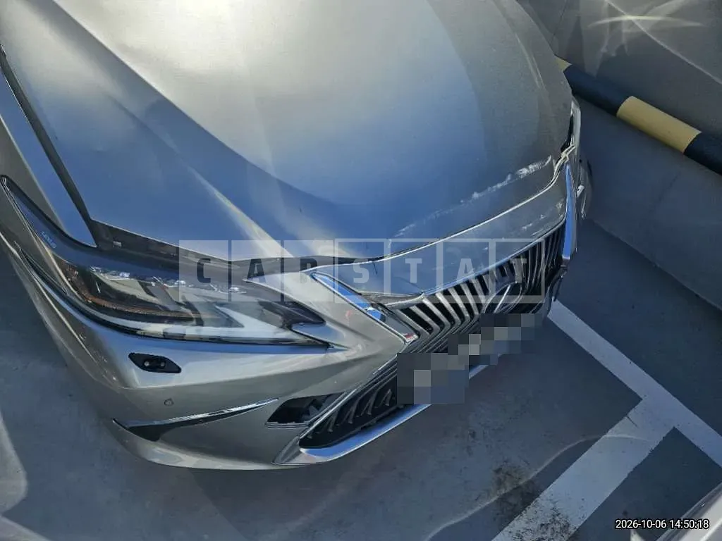 Photo 2 of 13: 2019 Lexus ES300h — Korean insurance auction