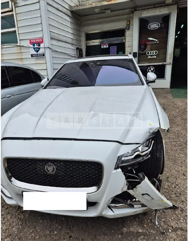 Photo 2 of 24: 2020 Jaguar XF 20d AWD — Korean insurance auction
