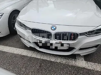Photo 1 of 17: 2018 BMW 320i — Korean insurance auction