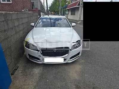 Photo 1 of 11: 2017 Jaguar XF 20d — Korean insurance auction