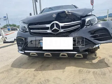 Photo 2 of 13: 2019 Mercedes-Benz GLC300 4Matic, VIN WDC0G4KB4KF613542 — Korean insurance auction