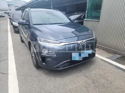 Photo 1 of 8: 2018 Hyundai Kona Electric, VIN KMHK381GFKU015098 — Korean insurance auction