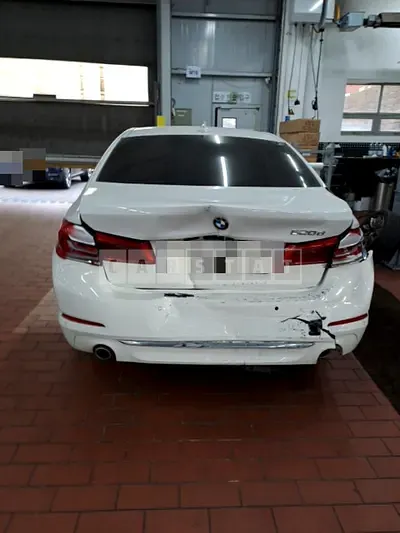 Photo 1 of 9: 2020 BMW 520d Luxury, VIN WBAJF3101LCE82581 — Korean insurance auction
