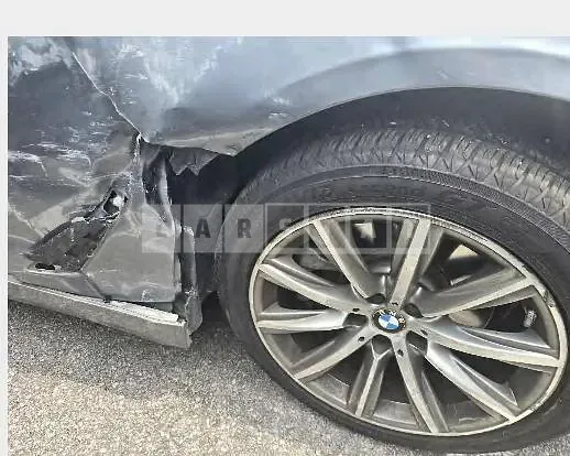 Photo 2 of 25: 2019 BMW 520i Luxury — Korean insurance auction