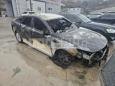 Photo 1 of 8: 2015 Kia K5, VIN KNAGS416BGA014519 — Korean insurance auction